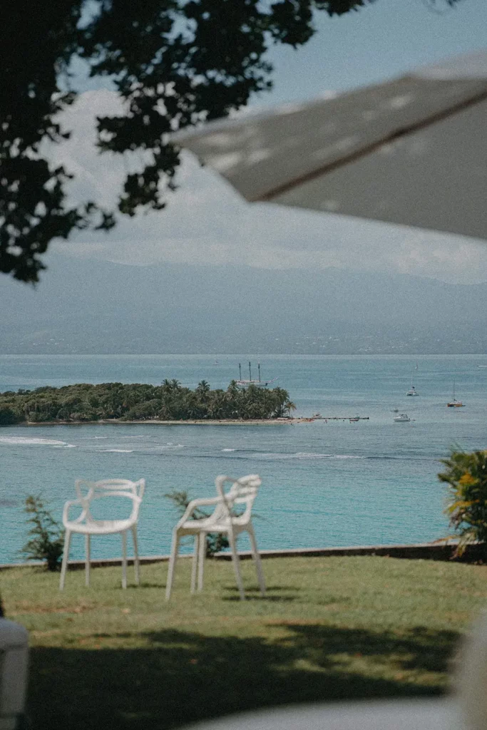 vue îlet du gosier depuis jardin privée villa de luxe guadeloupe