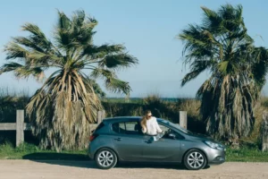 voiture bleue de location en guadeloupe
