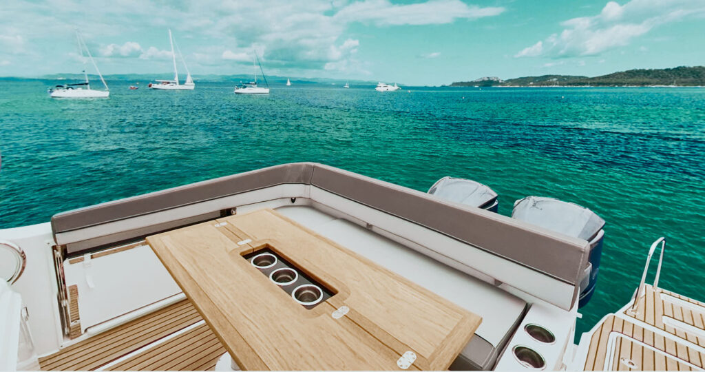 Bateau premium Excellence Nautique Caraïbes au départ du Gosier