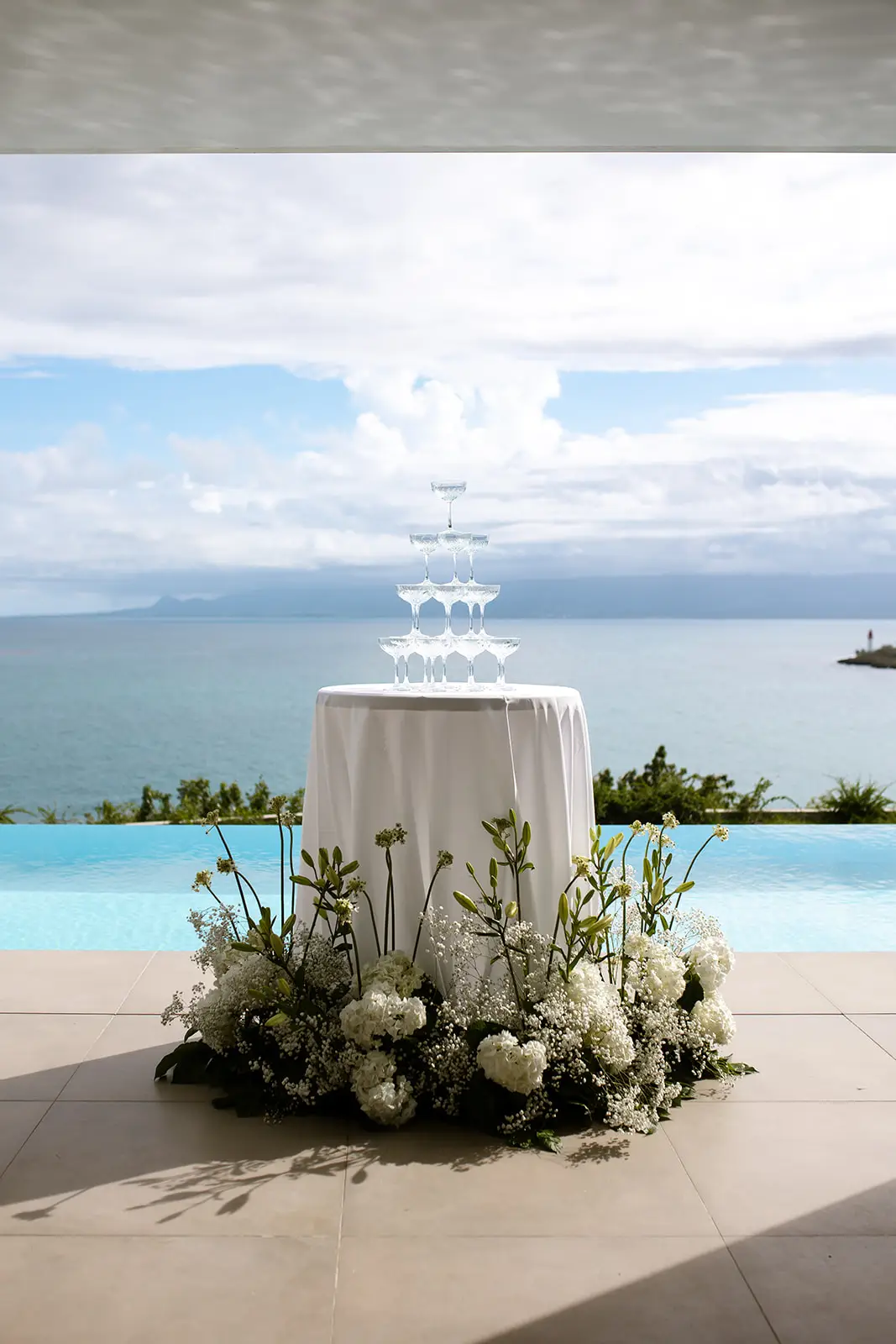 fontaine champagne sur la terrasse vue mer de la Villa Guacana Guadeloupe